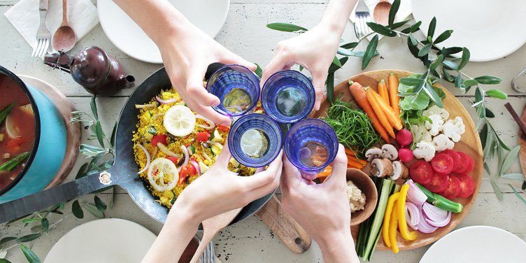 ienomi style(イエノミスタイル)「家飲み」を、もっと美味しく楽しくしたい。これからの「家飲み」文化をみなさんといっしょに考え、創造してまいります。 乾杯!