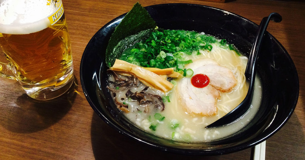 メインビジュアル:シメにラーメンを食べてしまうのは、なぜなのか〈老けない人は何を飲んでいる? ⑧〉
