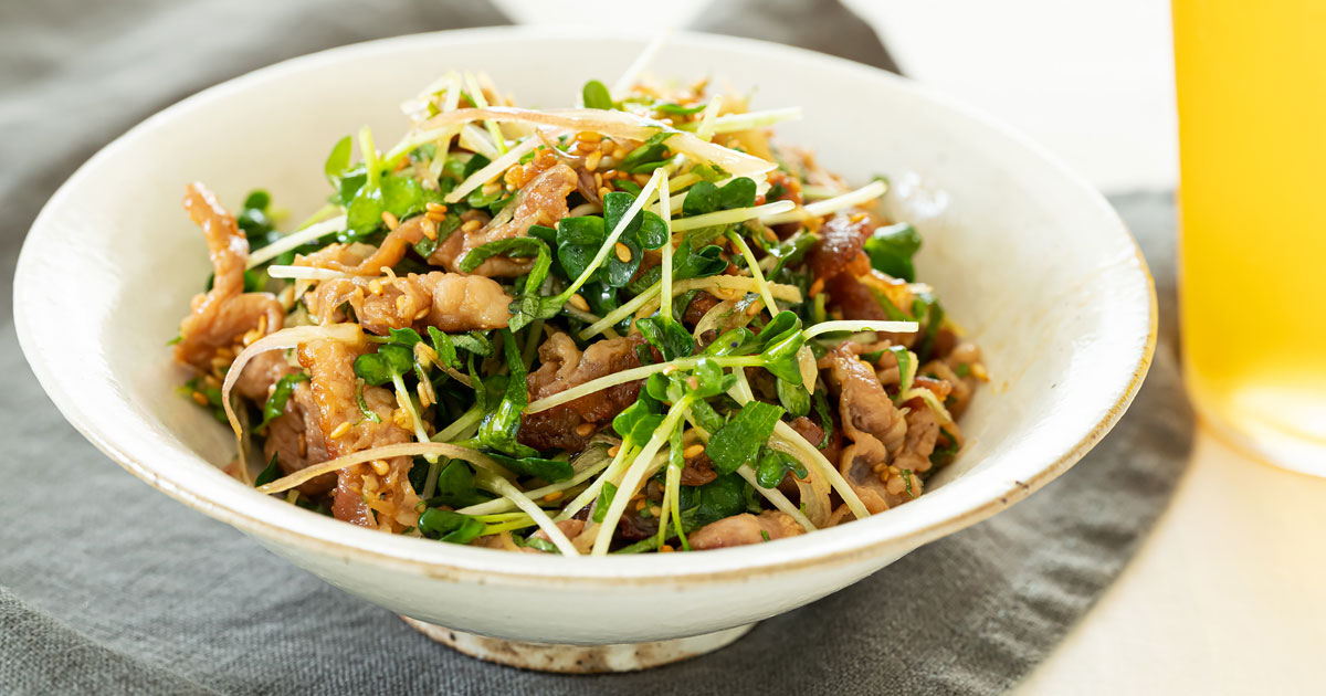 おつまみサラダレシピ 香味野菜たっぷり焼肉サラダ イエノミスタイル 家飲みを楽しむ人の情報サイト