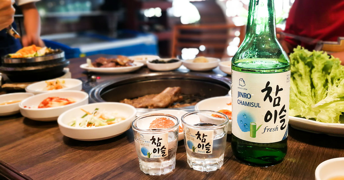 韓国焼酎 ソジュ とはどんなお酒 人気銘柄 チャミスル の韓国式の飲み方も紹介 イエノミスタイル 家飲みを楽しむ人の情報サイト
