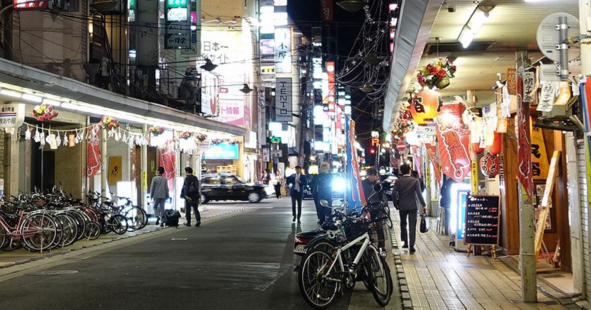 メインビジュアル:酒好きほぼ100人に聞いた、消費税増税前に買いたいお酒とは?