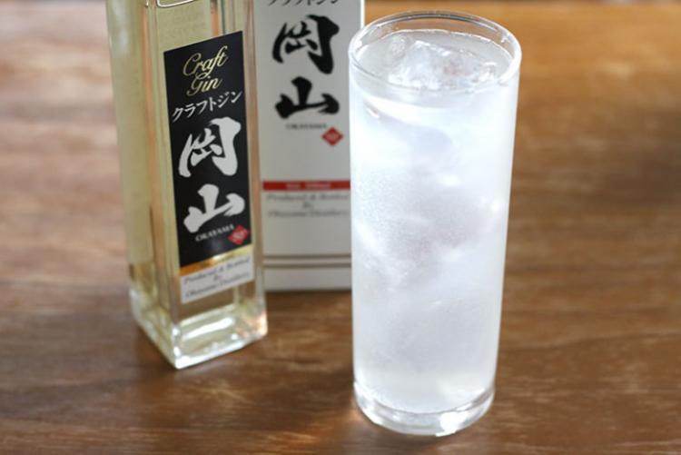 今回はジン1に対して炭酸3の割合でいきます。