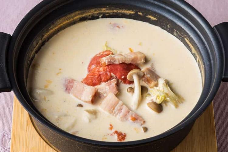 丸ごとトマトのあっさりクリーム鍋