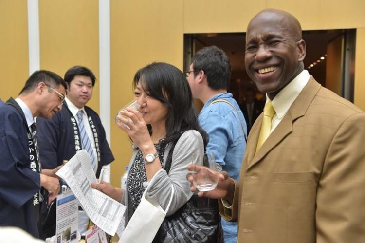 軽食もついて参加費は5000円