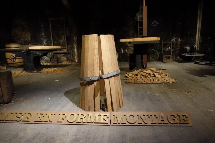 味わいを大きく左右する樽へのこだわりは強い。樽づくりの工程をしっかり見せていた