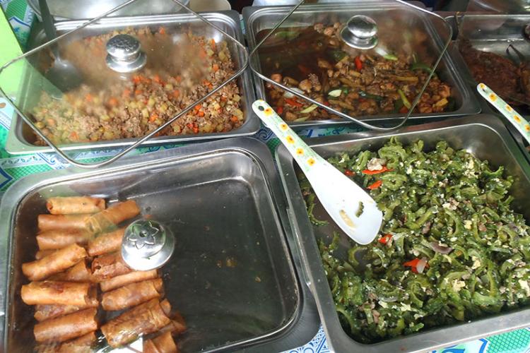 並べられた料理各種