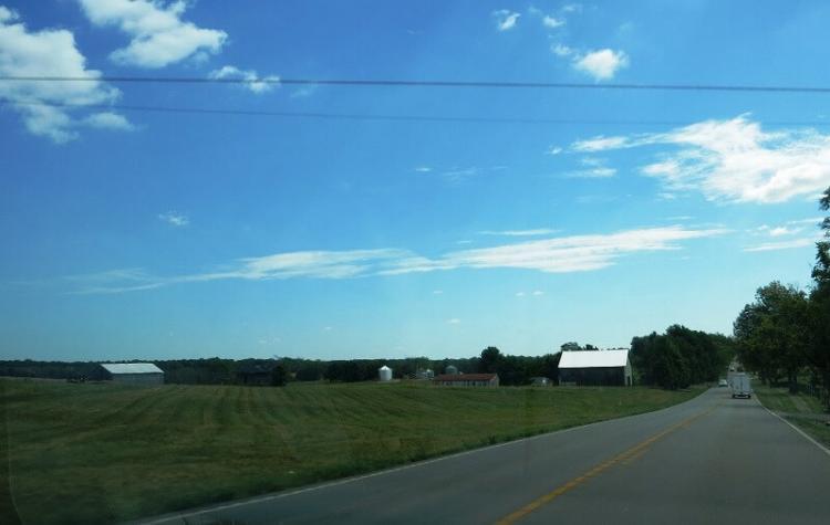 牧場ののどかな景色が延々と続く