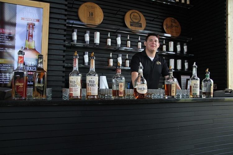 試飲はフリー。酒齢の長いものまで存分に楽しめるのはうれしい