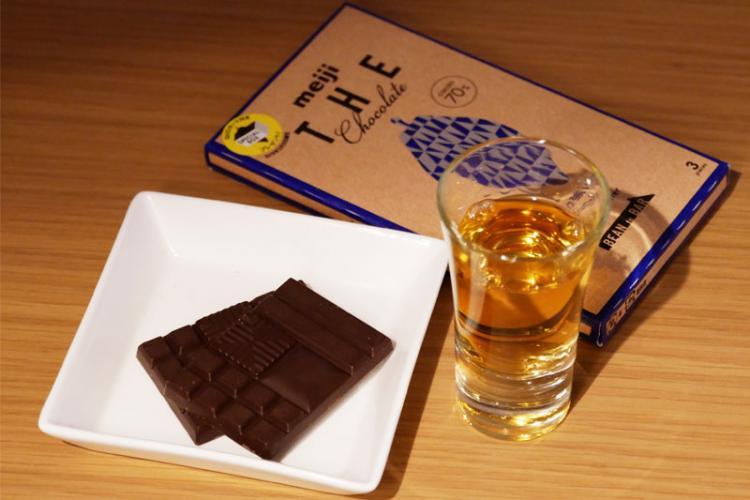 明治 ザ・チョコレート「コンフォートビター」とバーボン