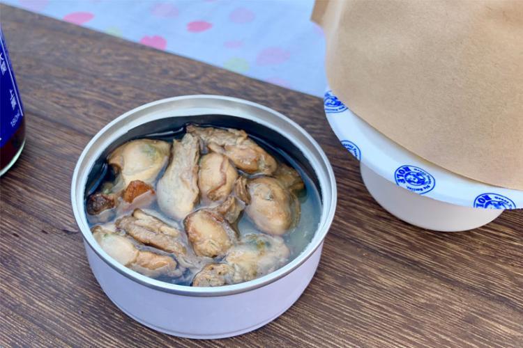 牡蠣スモークのオイル漬け