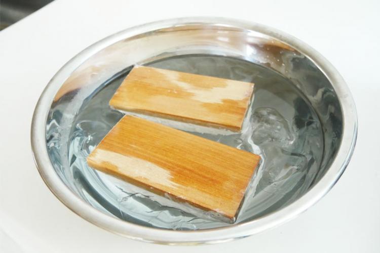 氷水に20分さらします
