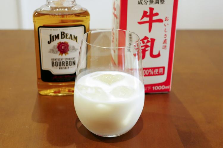 牛乳で割って一番おいしくなるお酒はどれ 牛乳割りチャレンジ イエノミスタイル 家飲みを楽しむ人の情報サイト