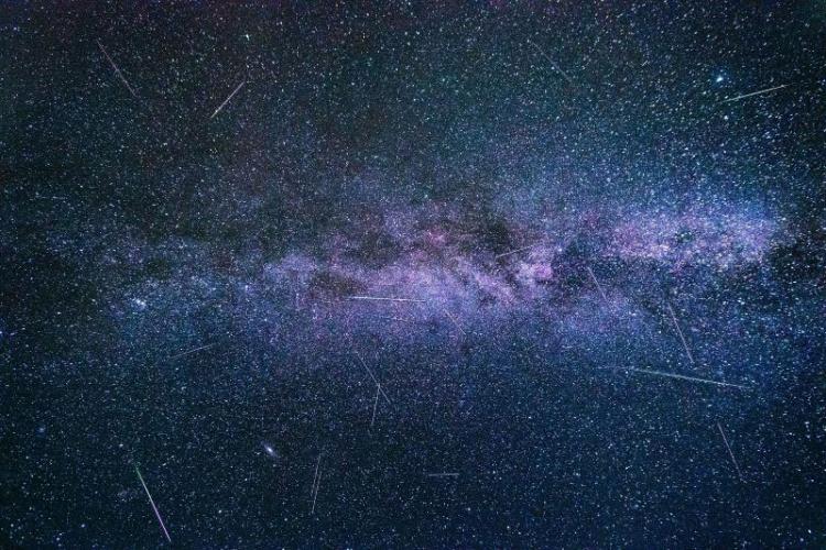 ペルセウス座流星群 FelixMittermeierによるPixabayからの画像