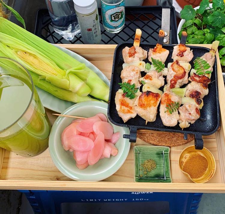スライスタイプを楊枝で刺してつまむ