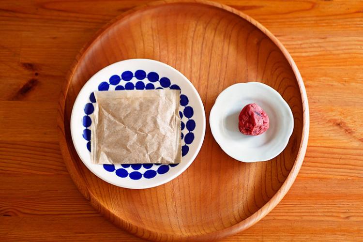 かつおだしパックと梅干