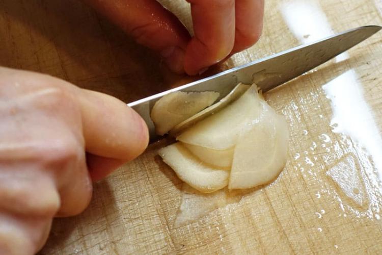 しょうがを切る