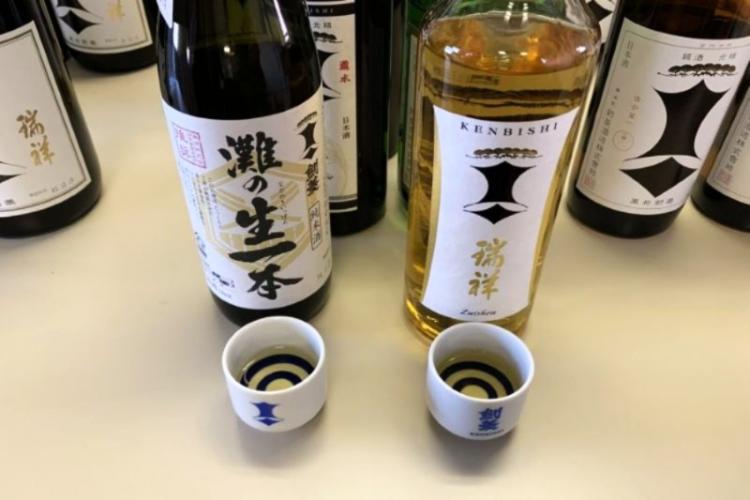 剣菱はどれも山吹色。適度に熟成した証だ