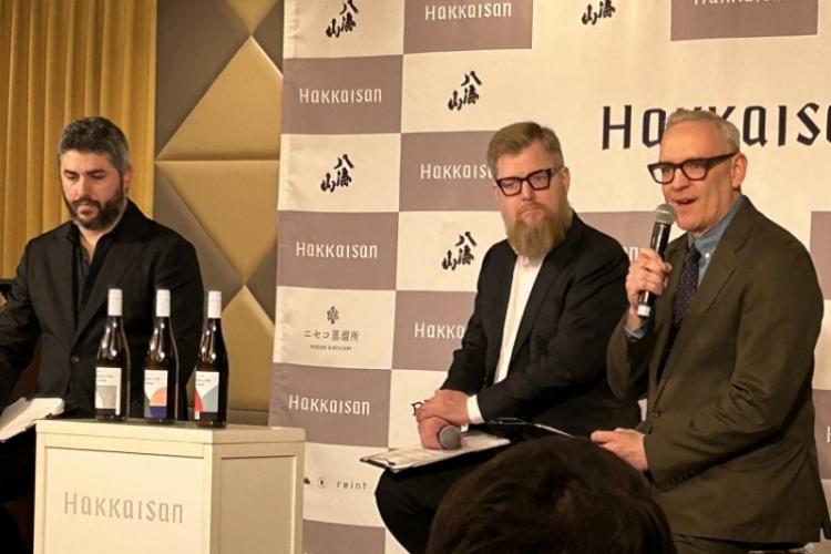 創業者のブライアン・ポーレン氏（左）とブランドン・ドーン氏（中）。右はティモシー・サリバン氏