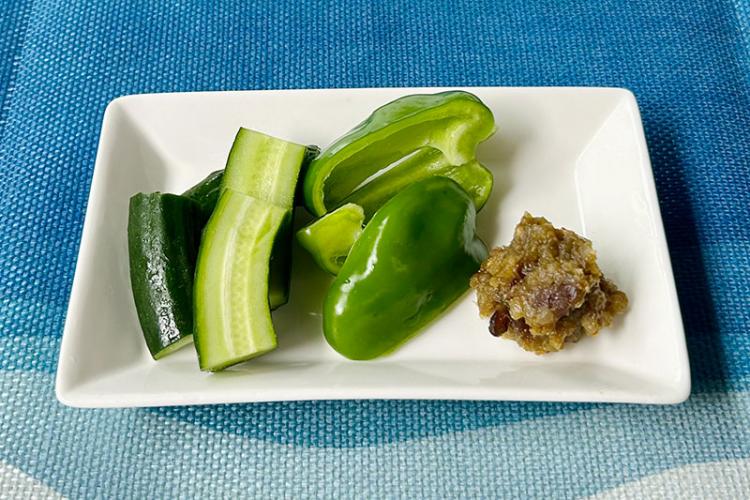 生野菜に添える