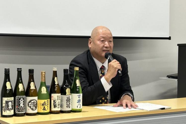 菊司醸造株式会社の蔵元で杜氏でもある駒井大さん