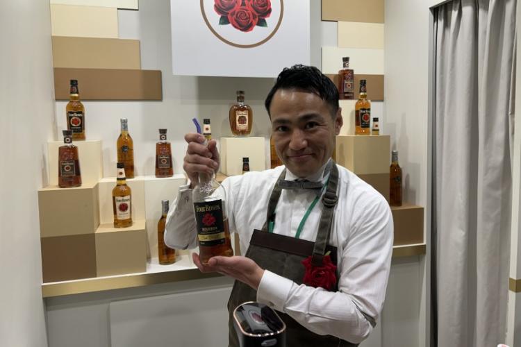 「フォアローゼズ・ブラック」は日本向けのブレンドでスパイシーな味わいが印象的