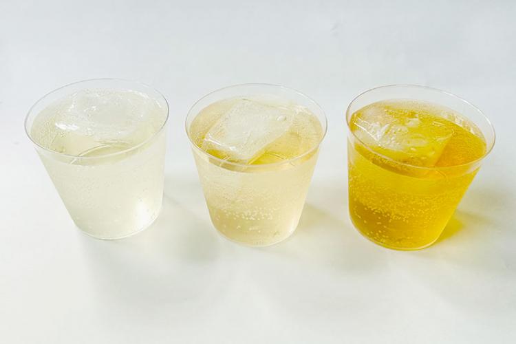 炭酸で割ったカルダモン、レモングラス、シナモン&クローブ&コリアンダーシード。