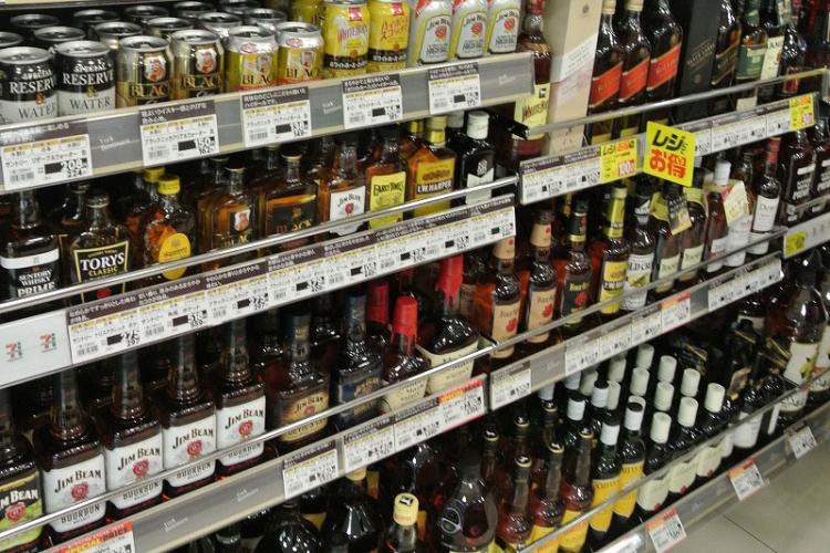 ウイスキーの商品棚