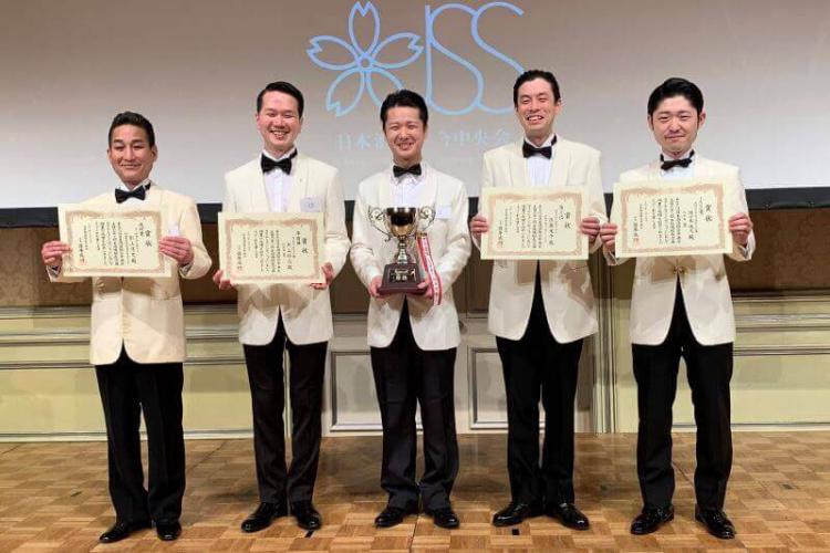 本格焼酎&泡盛のカクテルコンテストの入賞者が集合