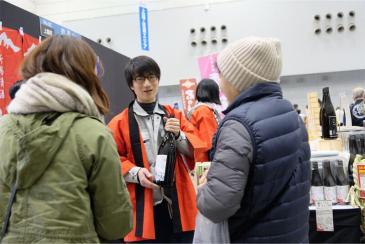 酒蔵のブースの様子04