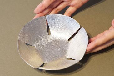 はい。「鍋敷き」状態から器になりました!