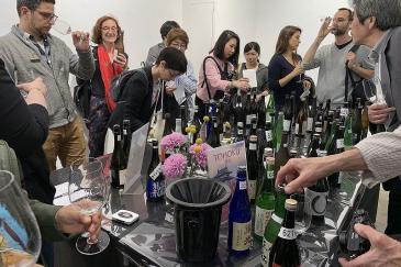 審査で残ったお酒を一般公開し自由に試飲